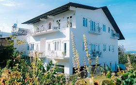 Khách sạn Lữ Tấn